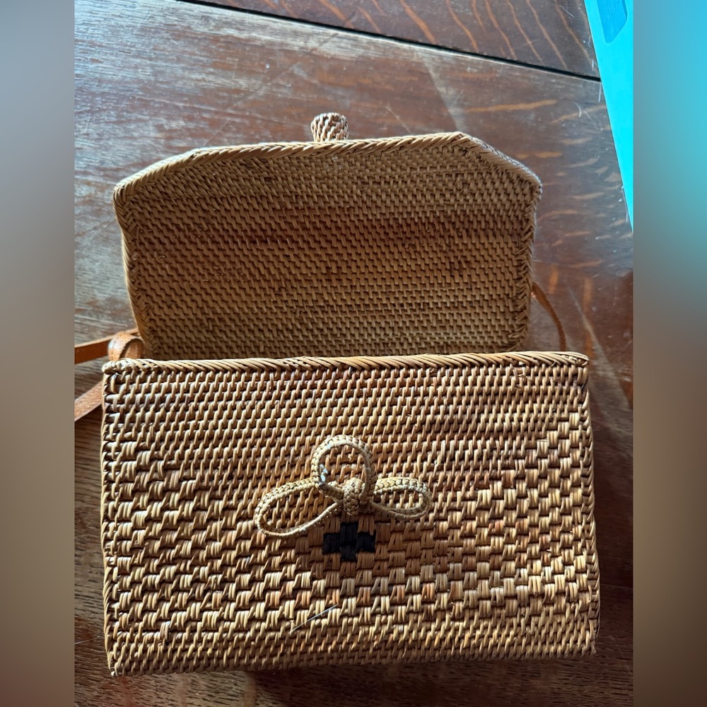 Street Level Rattan Box Crossbody Bag - Picture 11 of 12